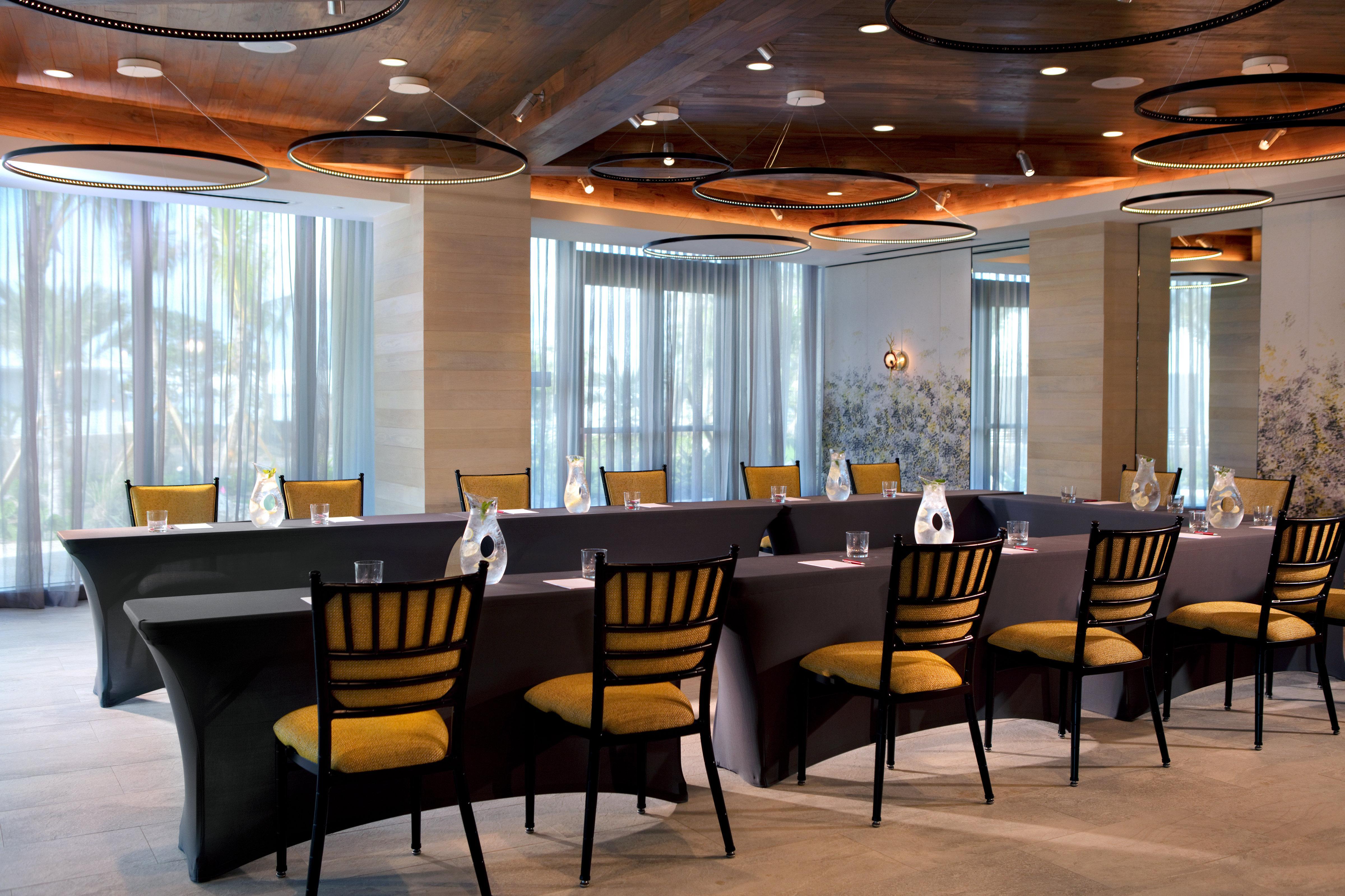 Kimpton Seafire Resort + Spa By Ihg West Bay Exterior foto